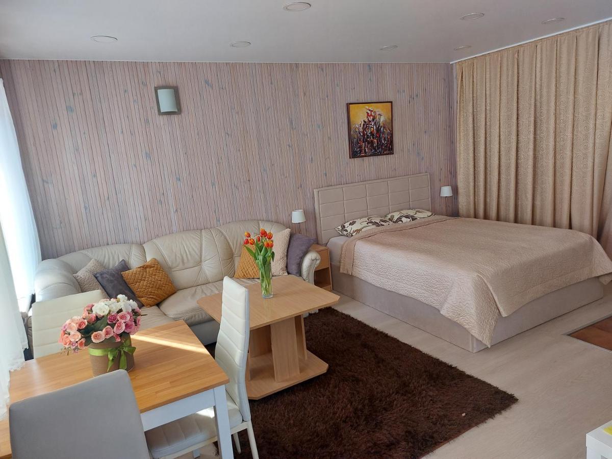 Nida Guesthouse At Loreta エクステリア 写真